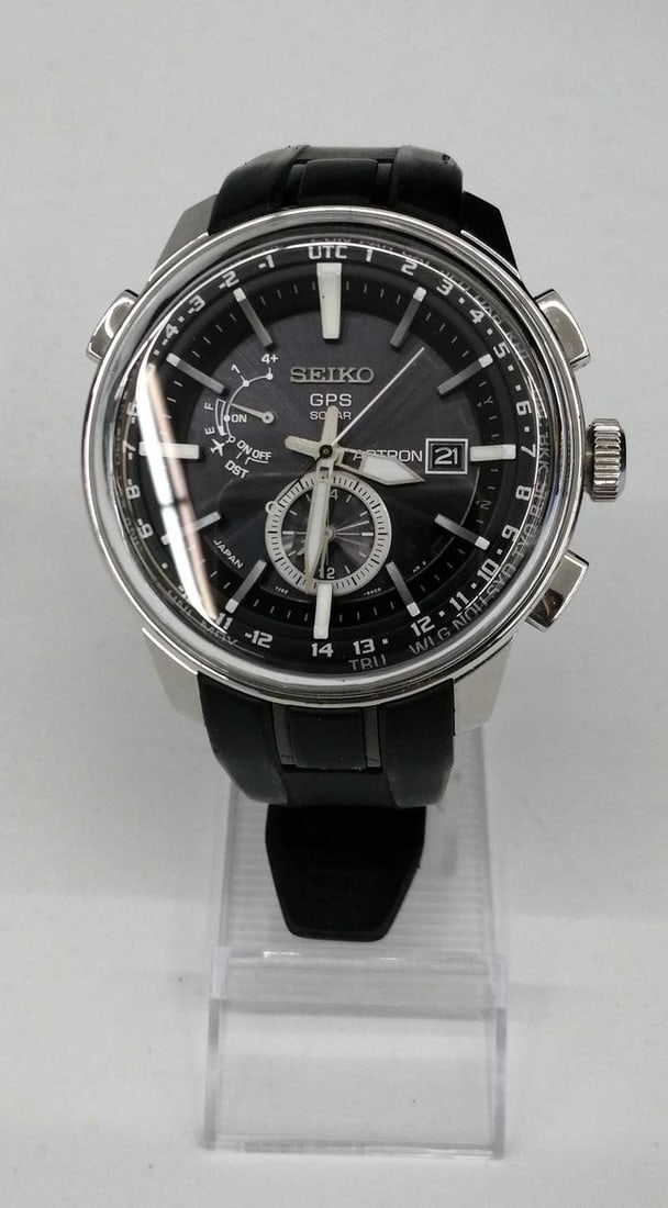 Seiko 7X52OAKO Astron GPS Solar mens wristwatch black: Seiko 7X52OAKO Astron GPS Solar mens wristwatch black A pre-owned Seiko Astron men's wristwatch with GPS and radio solar functionality, model 7X52OAKO. Made in Japan and presented in black, this watch