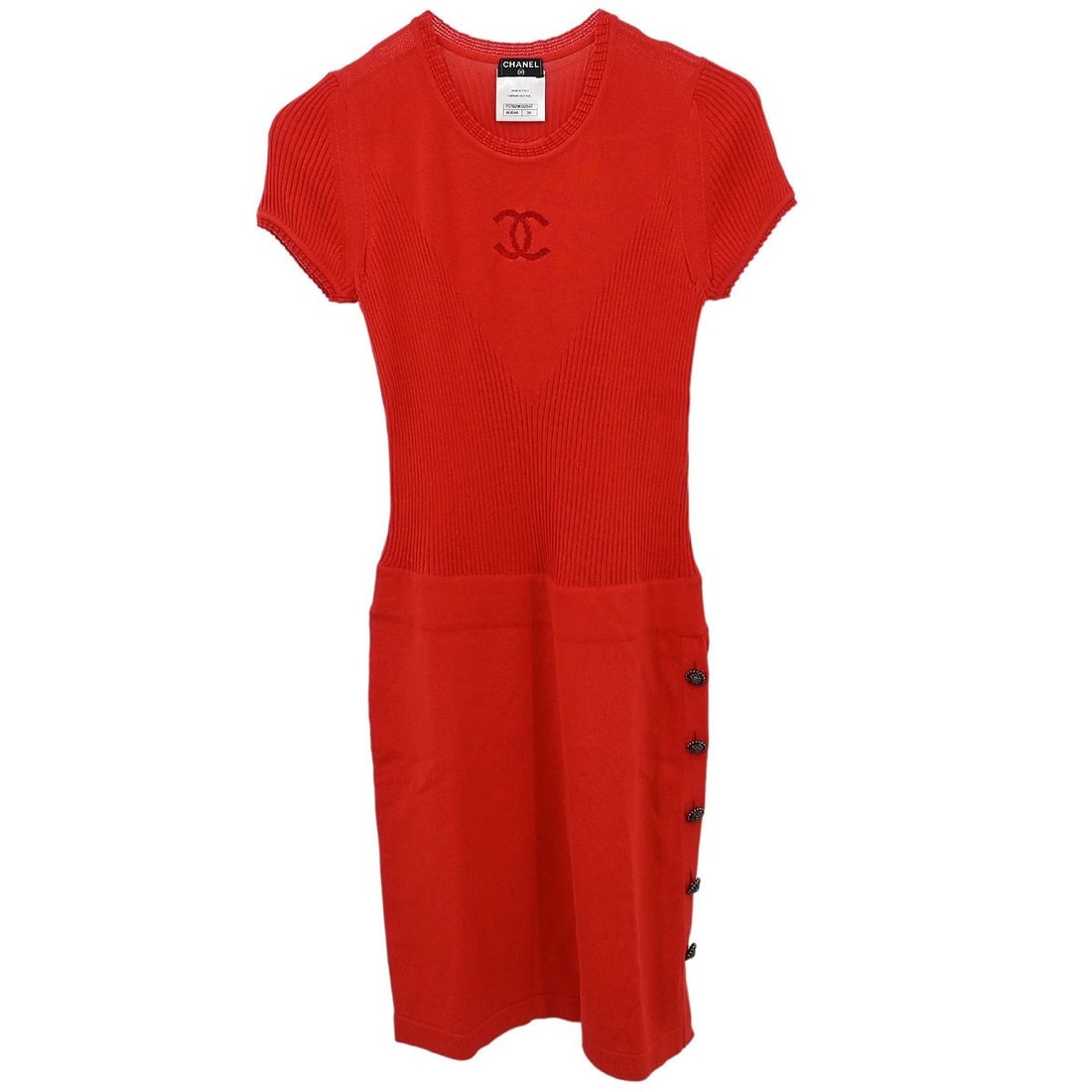 CHANEL Fit Flare Short Sleeve Dress Red Size 34 Italy: CHANEL Fit Flare Short Sleeve Dress Red Size 34 Italy Red Chanel short-sleeve dress in a fit and flare style with a round neckline. Made in Italy, it is size 34 and constructed from 56% cotton, 42% si