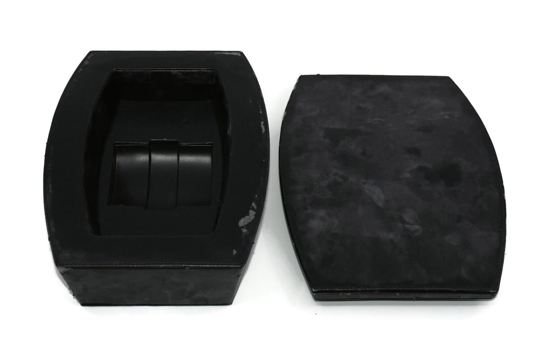 Richard Mille Authentic Presentation Watch Box for Single Watch: Richard Mille Authentic Presentation Watch Box for Single Watch This Richard Mille presentation watch box is designed for a single watch. The exterior and interior feature some peeling, and it is miss