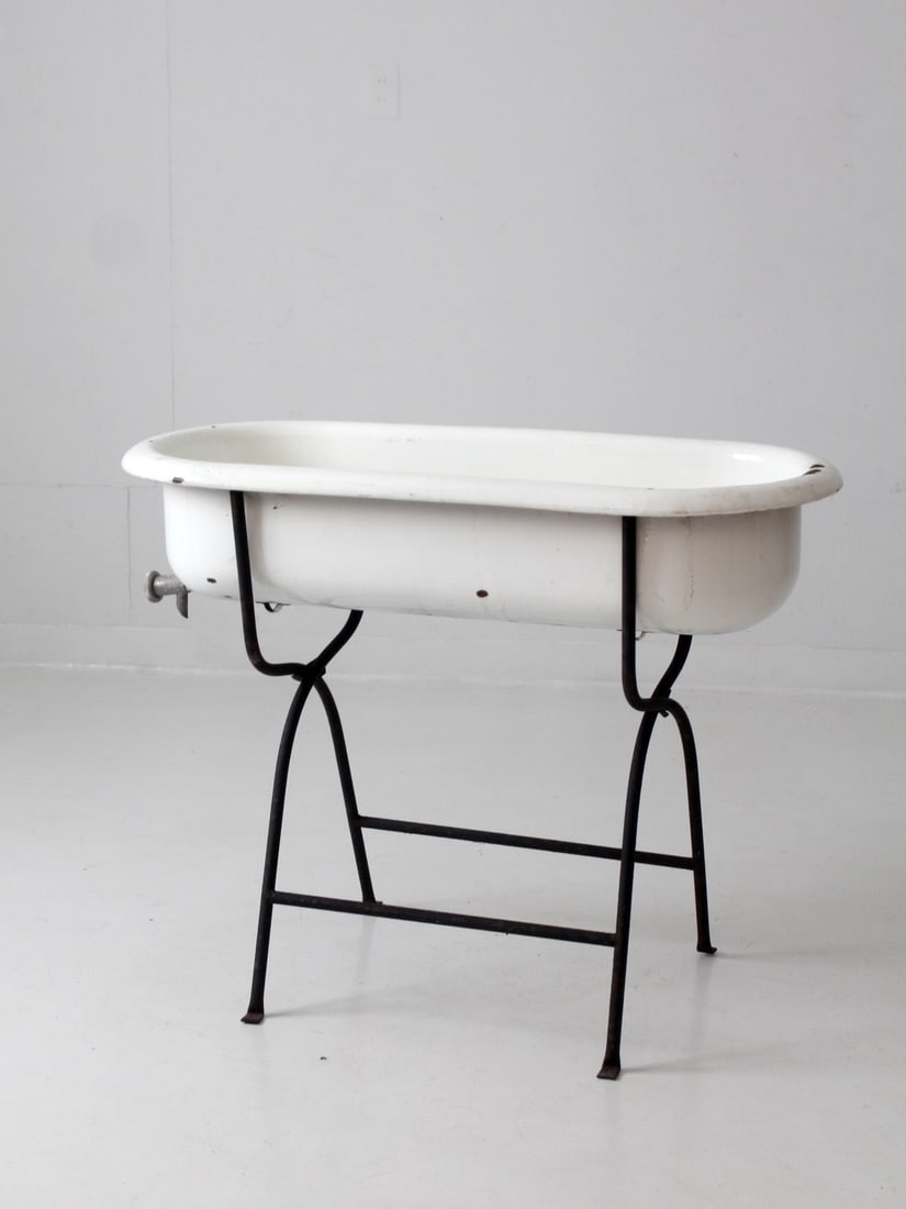 1930s Vintage Hungarian Porcelain Enameled Tub on Black Iron Stand (1 of 15)