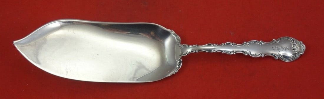 Gorham Strasbourg Sterling Silver Fish Server 11 1/2 Inch Monogrammed: Gorham Strasbourg Sterling Silver Fish Server 11 1/2 Inch Monogrammed This exquisite fish server from the Strasbourg pattern by Gorham is crafted from high-quality sterling silver, showcasing the eleg