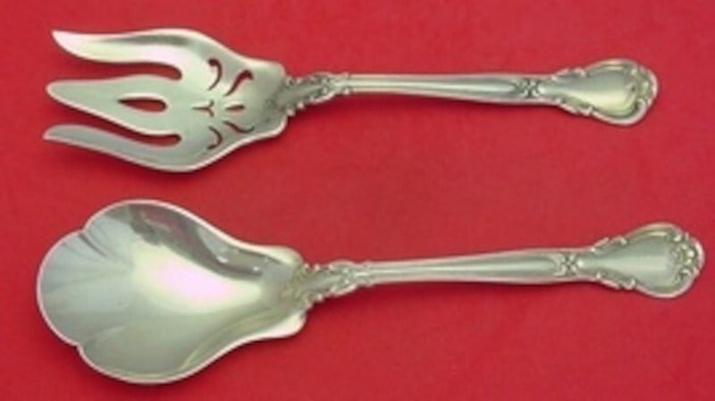 Gorham Chantilly Sterling Silver Salad Serving Set 2pc with Pierced Fork 8 3/4": Gorham Chantilly Sterling Silver Salad Serving Set 2pc with Pierced Fork 8 3/4" Enhance your dining experience with this exquisite 2-piece salad serving set from the renowned Gorham, featuring the ele