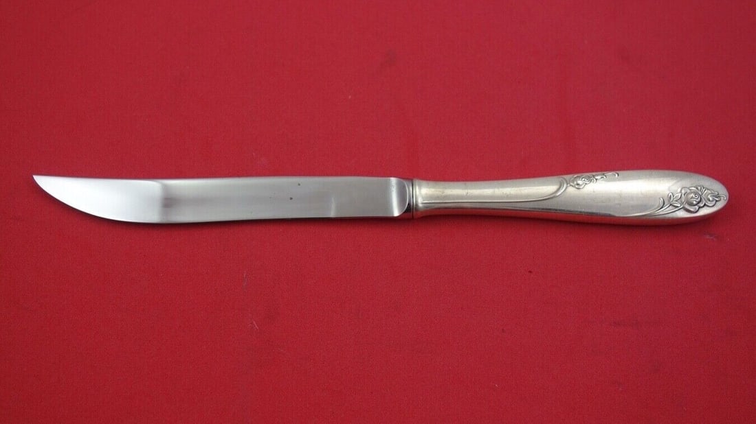 Lunt Sterling Silver Steak Knife Sweetheart Rose 8 3/4": Lunt Sterling Silver Steak Knife Sweetheart Rose 8 3/4" This exquisite steak knife features the Sweetheart Rose pattern by Lunt, crafted from high-quality sterling silver. Measuring 8 3/4" in length, 