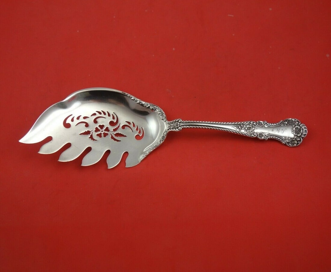 Gorham Cambridge Sterling Silver Macaroni Knife 10" Floral 6-Tine: Gorham Cambridge Sterling Silver Macaroni Knife 10" Floral 6-Tine This exquisite macaroni knife, crafted by Gorham, features the elegant Cambridge pattern and is made of high-quality sterling silver. 