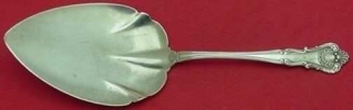 Durgin New Queens Sterling Silver 9 Inch Pie Server Monogrammed: Durgin New Queens Sterling Silver 9 Inch Pie Server Monogrammed This exquisite pie server is crafted in sterling silver and features the elegant New Queens pattern by Durgin. With a length of 9 inches