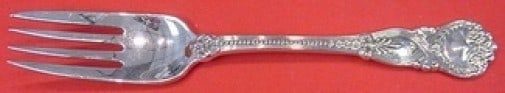 Tiffany & Co Saint James Sterling Silver 4-Tine Dessert Fork 6 Antique: Tiffany & Co Saint James Sterling Silver 4-Tine Dessert Fork 6 Antique This exquisite 4-tine dessert fork from Tiffany & Co. is crafted in sterling silver, featuring the elegant Saint James pattern. M