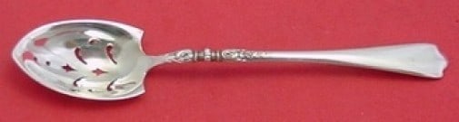 Lunt Nellie Custis Sterling Silver Pierced Olive Spoon 5 3/4": Lunt Nellie Custis Sterling Silver Pierced Olive Spoon 5 3/4" Sterling silver olive spoon in the Nellie Custis pattern by Lunt. This pierced serving spoon measures 5 3/4 inches and is not monogrammed.