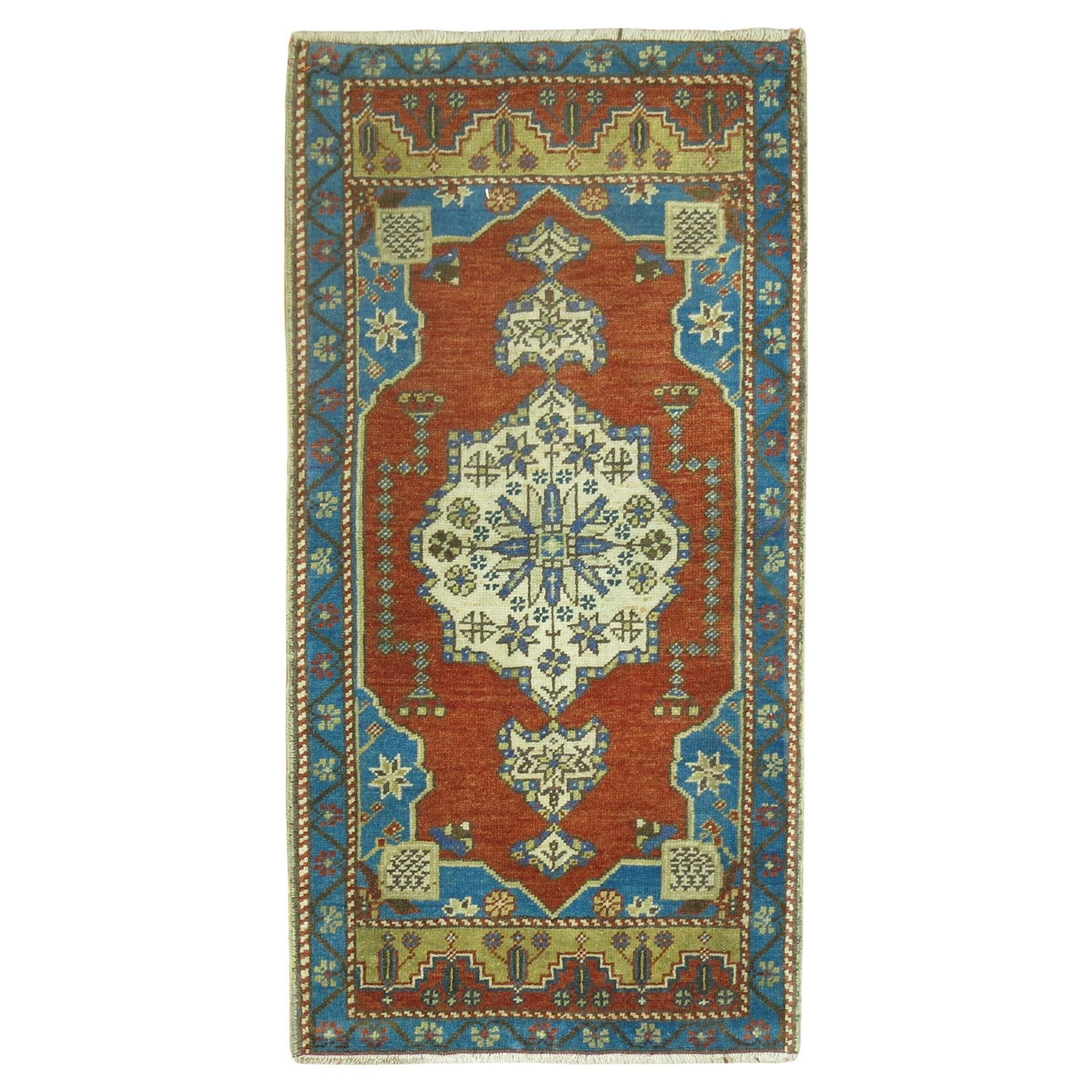 Early 20th Century Turkish Hand-Knotted Wool Rug 21 x 39 Adirondack Style: Early 20th Century Turkish Hand-Knotted Wool Rug 21 x 39 Adirondack Style This charming early 20th-century Turkish small rug features a classic Adirondack style, making it a perfect accent piece for a