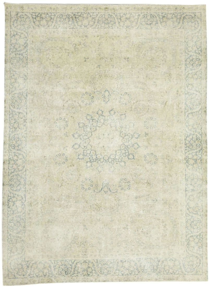 Handmade Vintage Floral Wool Oriental Rug 7'7 x 10'4 Antique Style: Handmade Vintage Floral Wool Oriental Rug 7'7 x 10'4 Antique Style Elevate your space with this exquisite Antique Distressed Oriental Rug, a vintage handmade piece that showcases a beautiful floral pa