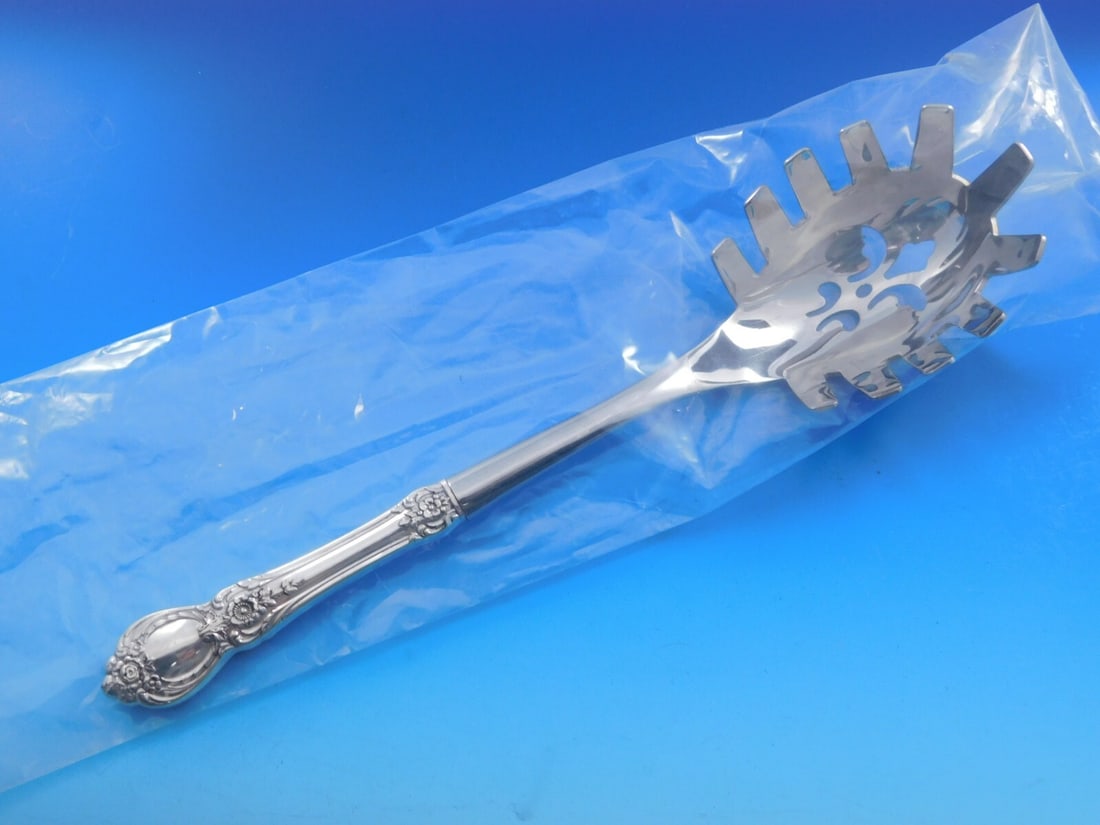 Oneida Stanton Hall Sterling Silver Pasta Server 10.5 Custom Serving Piece: Oneida Stanton Hall Sterling Silver Pasta Server 10.5 Custom Serving Piece Presenting the Stanton Hall Pasta Server by Oneida, an exquisite serving piece crafted from sterling silver. This custom-made