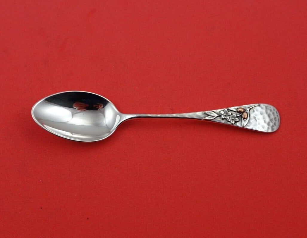 Whiting Mixed Metals Sterling Silver Demitasse Spoon 4.5" Floral Design: Whiting Mixed Metals Sterling Silver Demitasse Spoon 4.5" Floral Design This exquisite demitasse spoon from the renowned Whiting brand features a stunning Mixed Metals pattern, showcasing intricate fl