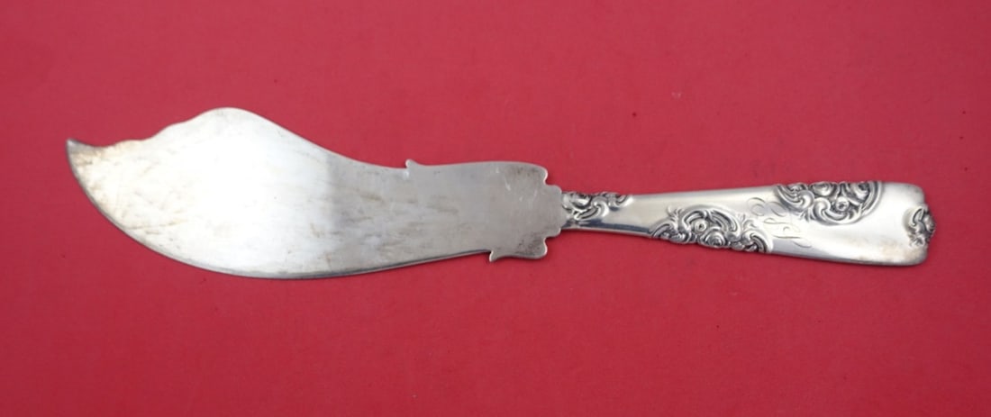 Whiting Rose and Scroll Sterling Silver Ice Cream Slice 12 1/4": Whiting Rose and Scroll Sterling Silver Ice Cream Slice 12 1/4" This exquisite ice cream slice features the elegant Rose and Scroll pattern by Whiting, crafted from high-quality sterling silver. Measu