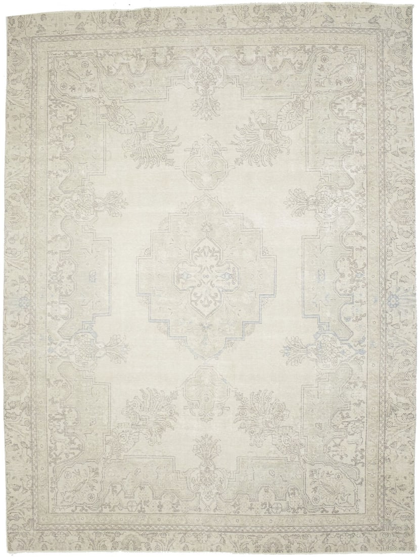 Hand Knotted Wool Floral Area Rug 8x11 Beige Vintage Traditional: Hand Knotted Wool Floral Area Rug 8x11 Beige Vintage Traditional This vintage hand-knotted Oriental rug features a traditional floral pattern in muted tones of beige, cream, brown, and light blue. Mad