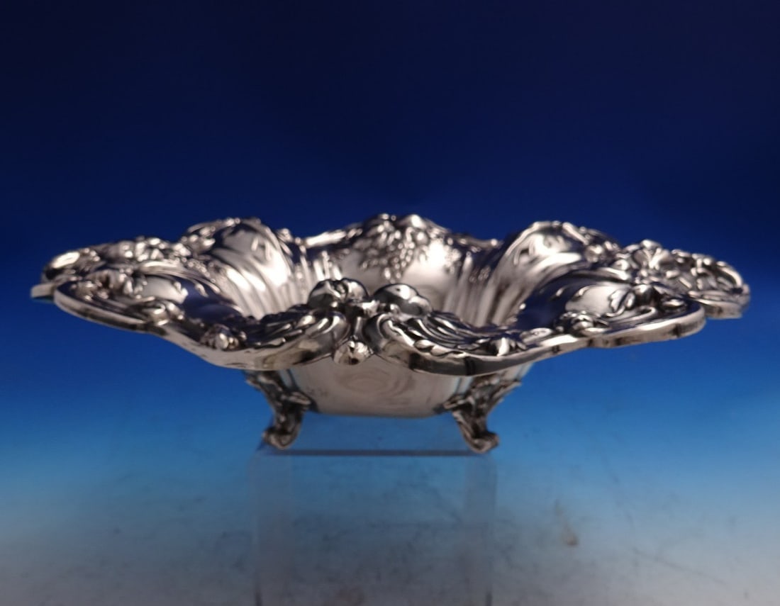 Sterling Silver Footed Fruit Bowl Francis I Pattern by Reed & Barton: Sterling Silver Footed Fruit Bowl Francis I Pattern by Reed & Barton This Francis I footed fruit bowl by Reed & Barton is crafted from sterling silver and showcases the renowned Francis I pattern, cha