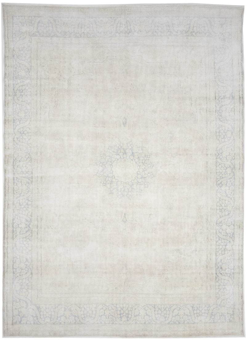 Vintage Hand-Knotted Floral Medallion Wool Rug 9'6 x 13'1: Vintage Hand-Knotted Floral Medallion Wool Rug 9'6 x 13'1 Enhance your living space with this exquisite 10X13 ft Antique Vintage Oriental Rug. Featuring a captivating floral medallion pattern in muted