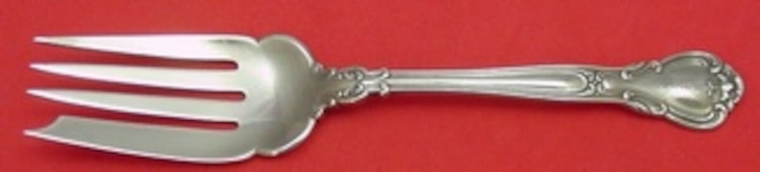 Gorham Chantilly Sterling Silver Beef Serving Fork Straight Tines: Gorham Chantilly Sterling Silver Beef Serving Fork Straight Tines This exquisite serving fork from the Chantilly pattern by Gorham is crafted from high-quality sterling silver. Measuring 6 1/4 inches,