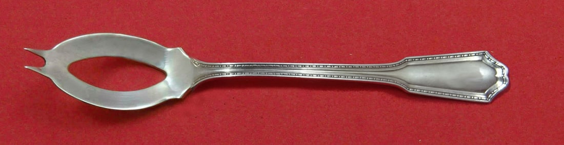 Gorham Roanoke Sterling Silver Olive Spoon Custom Made 5 3/4 in: Gorham Roanoke Sterling Silver Olive Spoon Custom Made 5 3/4 in Introducing the Roanoke Olive Spoon by Gorham, a beautifully crafted serving utensil made from high-quality sterling silver. This custom