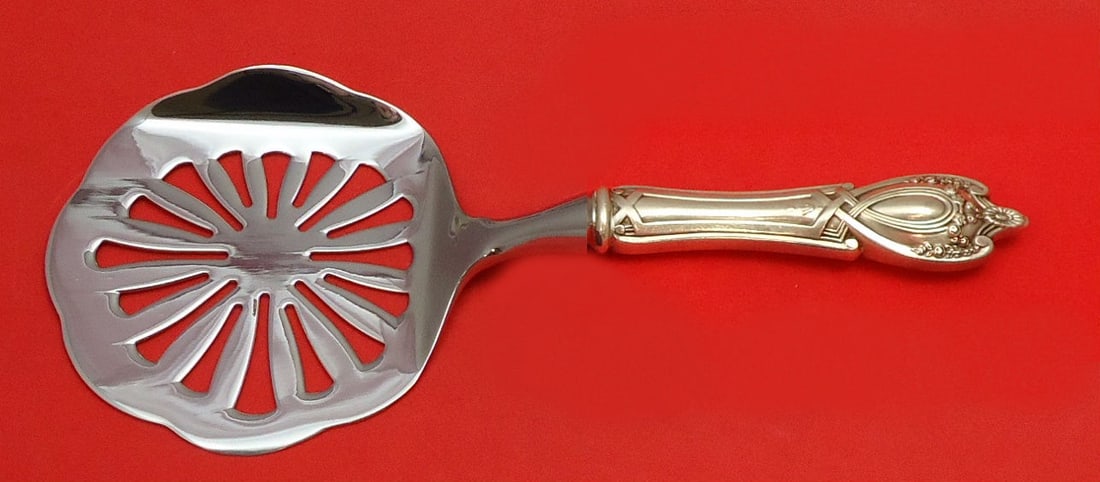 Lunt Monticello Sterling Silver Tomato Server Custom Made 8.5 Inch: Lunt Monticello Sterling Silver Tomato Server Custom Made 8.5 Inch Presenting the Monticello by Lunt Sterling Silver Tomato Server, a custom-made piece featuring a sterling silver hollow handle comple