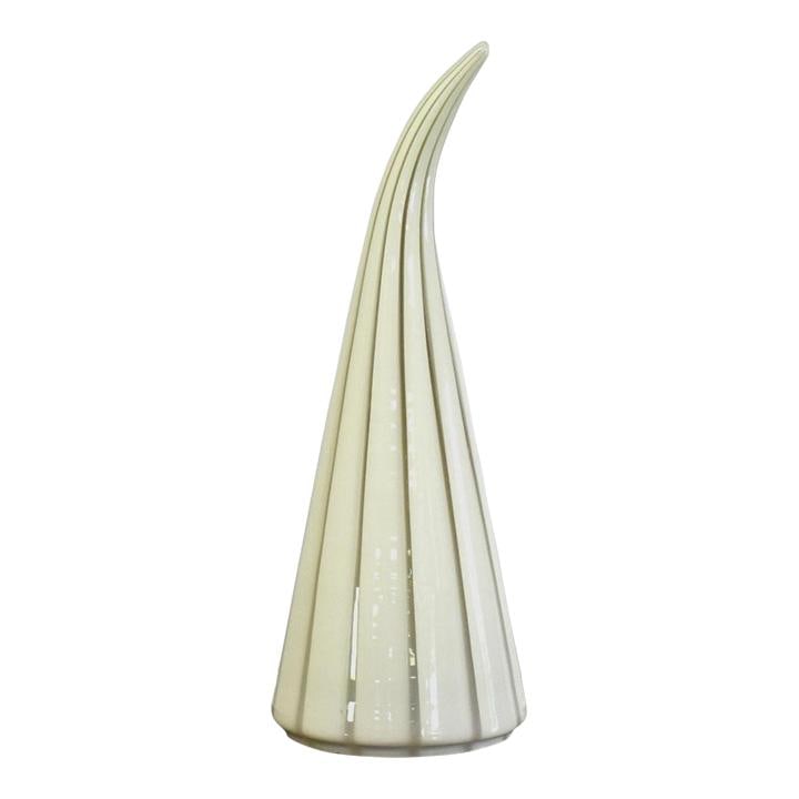 Vintage 1970s Murano Glass Table Lamp by Vetri Italy: Vintage 1970s Murano Glass Table Lamp by Vetri Italy This stunning mid-century modern table lamp features a white tint Murano glass design by Vetri, crafted in Italy. With a height of 24.5 inches and 