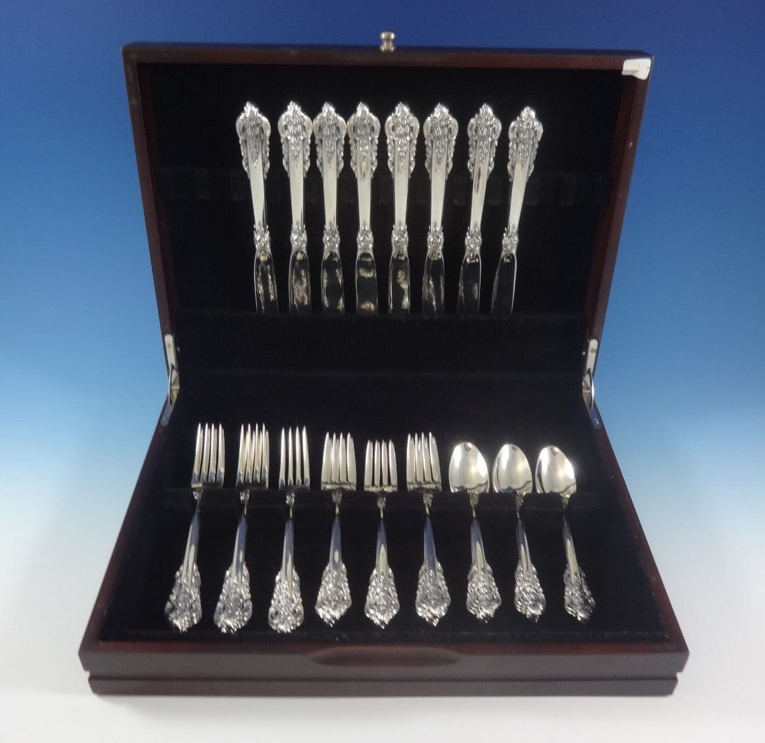Wallace Grande Baroque sterling silver flatware 32 piece service for 8 (1 of 5)