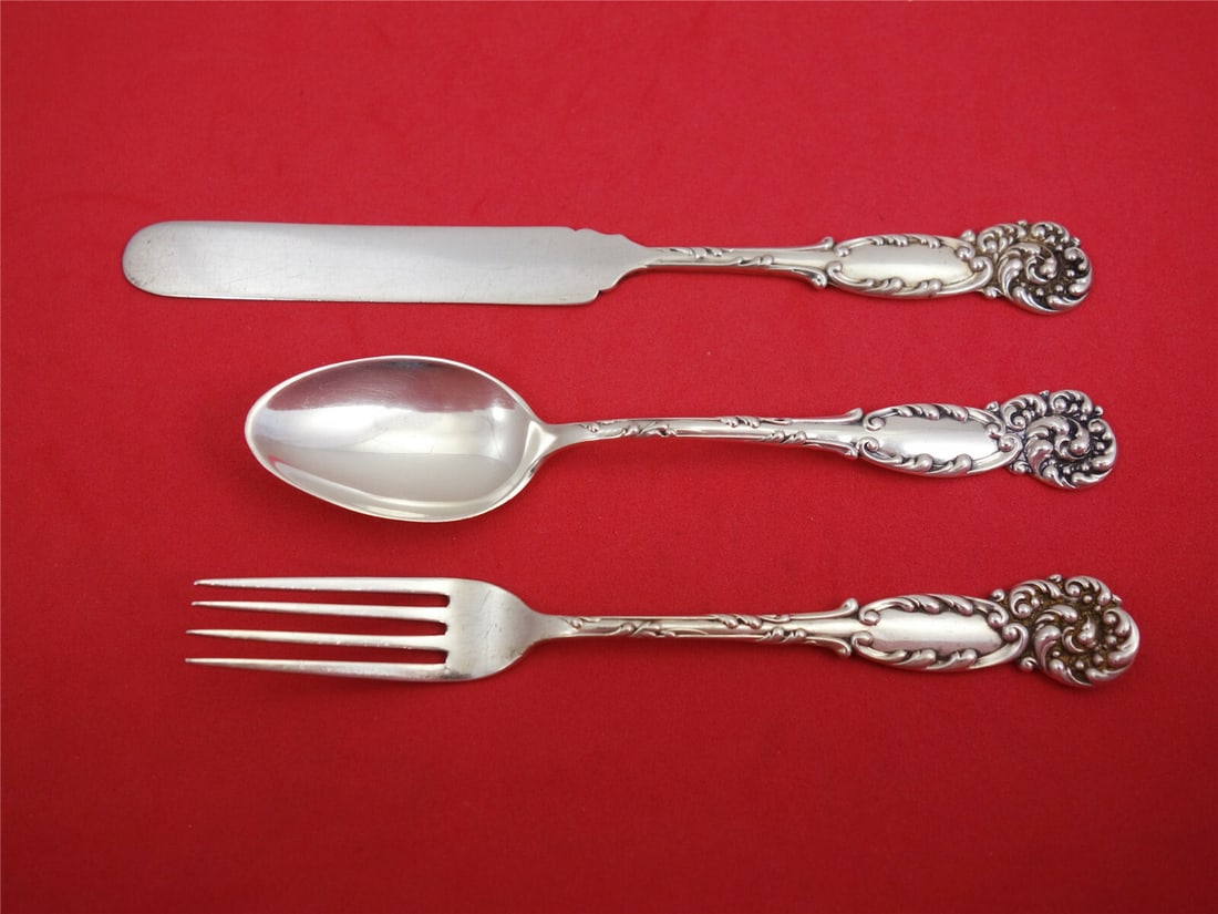 Reed and Barton La Reine Sterling Silver 3-Piece Junior Set: Reed and Barton La Reine Sterling Silver 3-Piece Junior Set This exquisite 3-piece junior set features the elegant La Reine pattern by Reed and Barton, crafted from high-quality sterling silver. The s