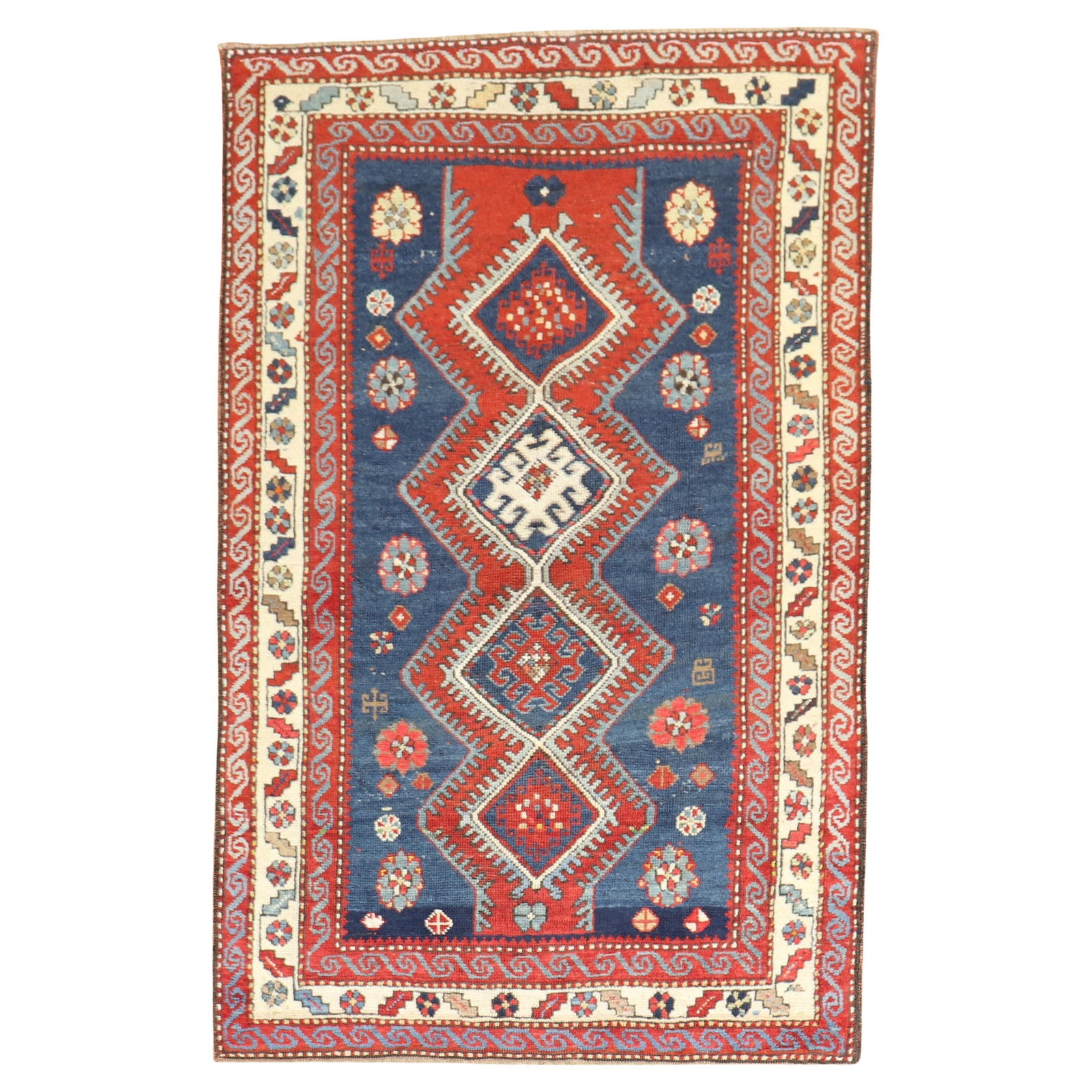 Antique Kazak Rug 38 x 59 Hand-Knotted Wool Early 20th Century: Antique Kazak Rug 38 x 59 Hand-Knotted Wool Early 20th Century This exquisite antique Kazak rug from the early 20th century showcases the rich heritage of Caucasian craftsmanship. Hand-knotted from hi