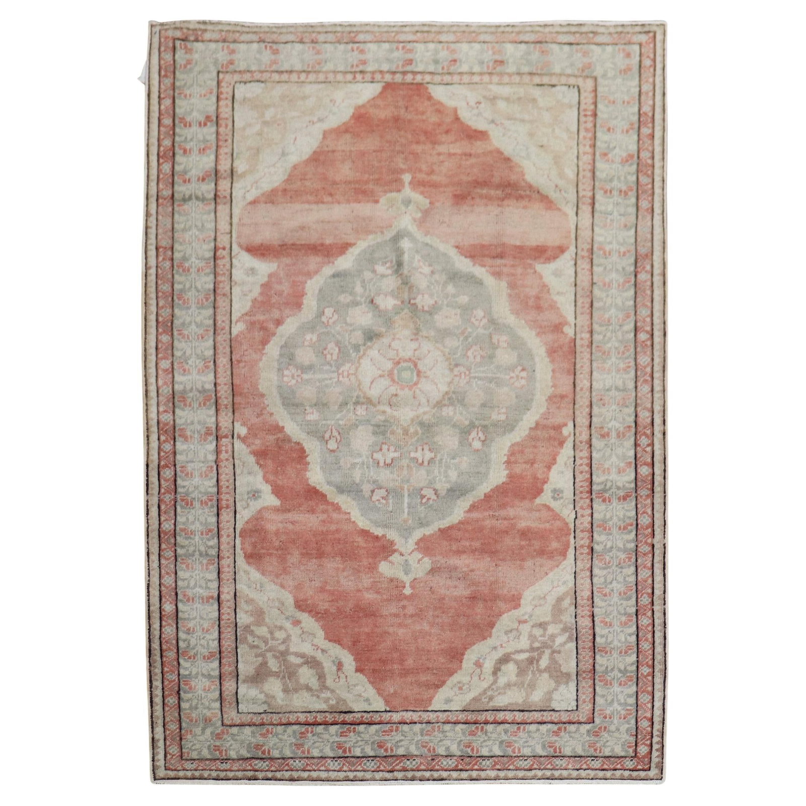 Antique Turkish Sivas Rug 1920 Hand-Woven Wool Agra Style 52 x 74: Antique Turkish Sivas Rug 1920 Hand-Woven Wool Agra Style 52 x 74 This stunning Antique Turkish Sivas Rug features a captivating open field medallion design in muted red, complemented by a gray medall