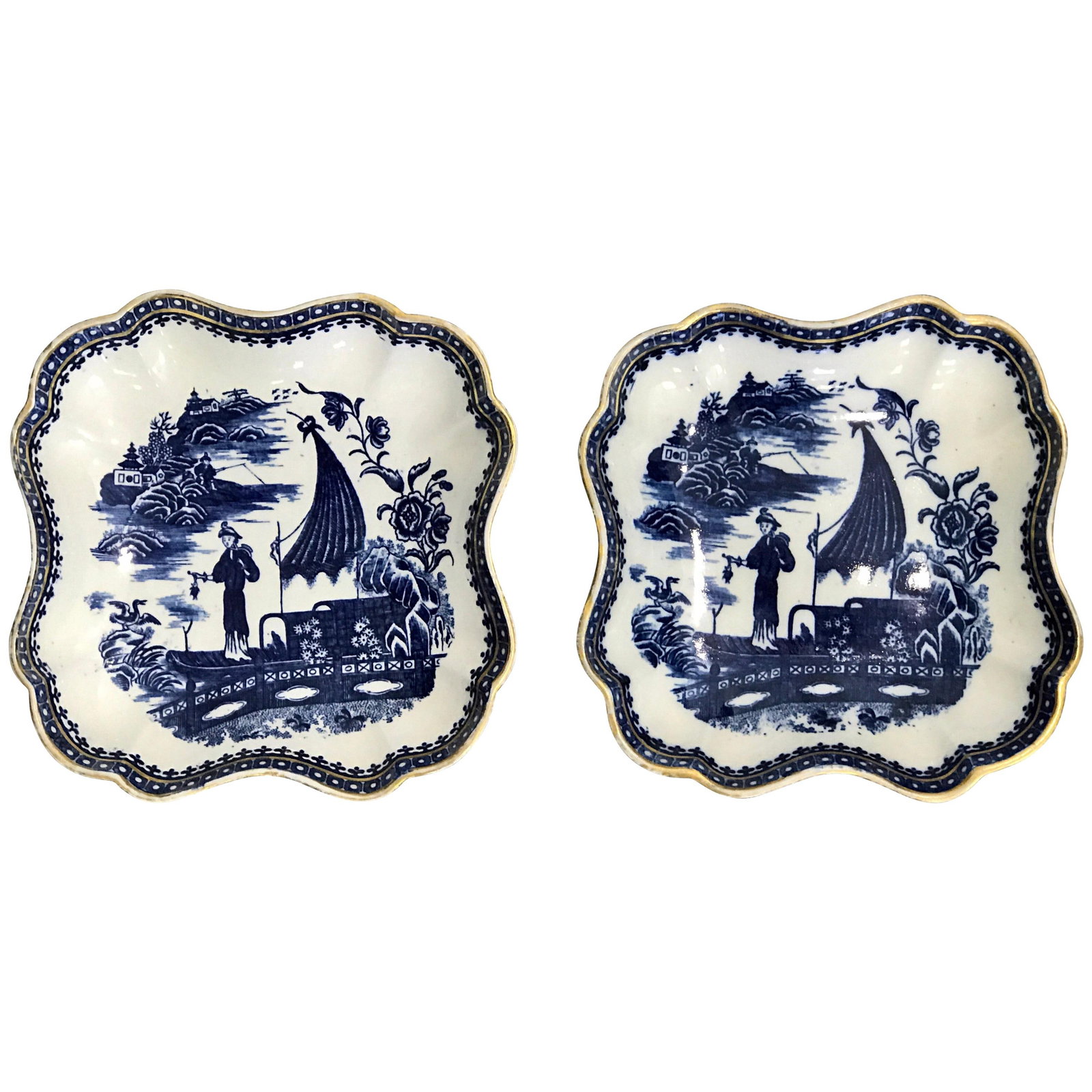 Set of 2 Antique Caughley Chinoiserie Blue and White Bowls 1790s: Set of 2 Antique Caughley Chinoiserie Blue and White Bowls 1790s This exquisite pair of antique English blue and white Chinoiserie square bowls, crafted by Caughley in the 1790s, showcases a stunning 