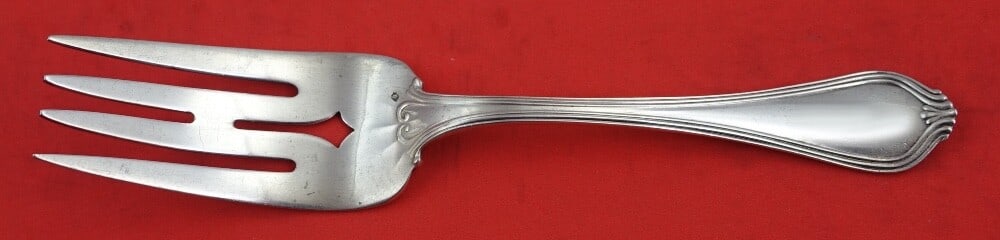 Towle Paul Revere Sterling Silver Fish Fork 6 1/4 Inches: Towle Paul Revere Sterling Silver Fish Fork 6 1/4 Inches This exquisite fish fork from the Paul Revere pattern by Towle is crafted from high-quality sterling silver. Measuring 6 1/4 inches, this flat-