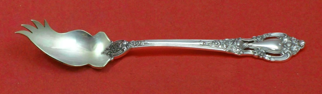 Lunt Eloquence Sterling Silver 6 Inch Custom Pate Knife: Lunt Eloquence Sterling Silver 6 Inch Custom Pate Knife Sterling silver pate knife custom made in the Eloquence pattern by Lunt. It is not monogrammed and is in excellent condition. Post-1940 and made