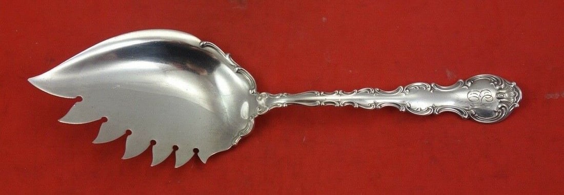 Gorham Strasbourg Sterling Silver Oyster Server 8 1/4 inches with Lacing: Gorham Strasbourg Sterling Silver Oyster Server 8 1/4 inches with Lacing Presenting an exquisite Strasbourg Oyster Server by Gorham, crafted from high-quality sterling silver. This elegant serving pie