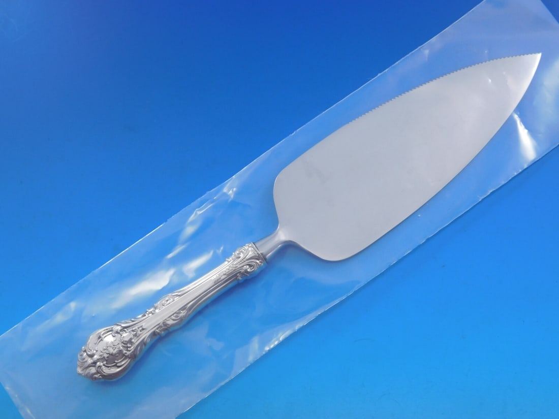 Gorham King Edward Sterling Silver Cake Server 10 1/8 Custom: Gorham King Edward Sterling Silver Cake Server 10 1/8 Custom Introducing the King Edward Cake Server by Gorham, a splendid addition to your tableware collection. This exquisite cake and pie server fea