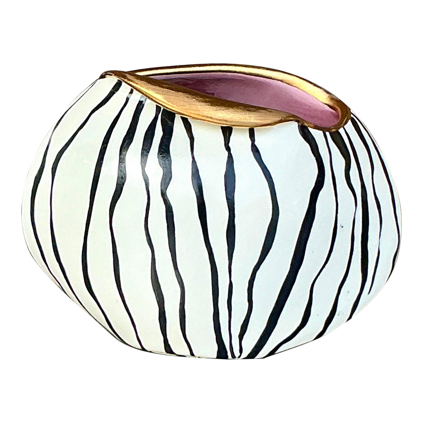 Vintage Boho Hand-Painted Ceramic Stripes Vase: Vintage Boho Hand-Painted Ceramic Stripes Vase Enhance your living space with this Vintage Boho Hand Painted Stripes Vase, a charming piece that showcases a unique design and vibrant colors. Its ceram