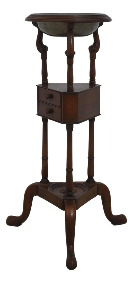 Mahogany Basin Stand Colonial Williamsburg CW-5 with Steiff Pewter Bowl: Mahogany Basin Stand Colonial Williamsburg CW-5 with Steiff Pewter Bowl This 1950s Kittinger Colonial Williamsburg CW-5 mahogany basin stand features classic cabriole legs dovetailed into the lower sh