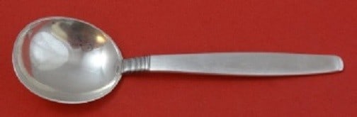 Frantz Hingelberg Silver Thread Sterling Silver Soup Spoon 7 inch: Frantz Hingelberg Silver Thread Sterling Silver Soup Spoon 7 inch Elevate your dining experience with this exquisite Sterling Silver Gumbo Soup Spoon from the renowned Frantz Hingelberg collection. De