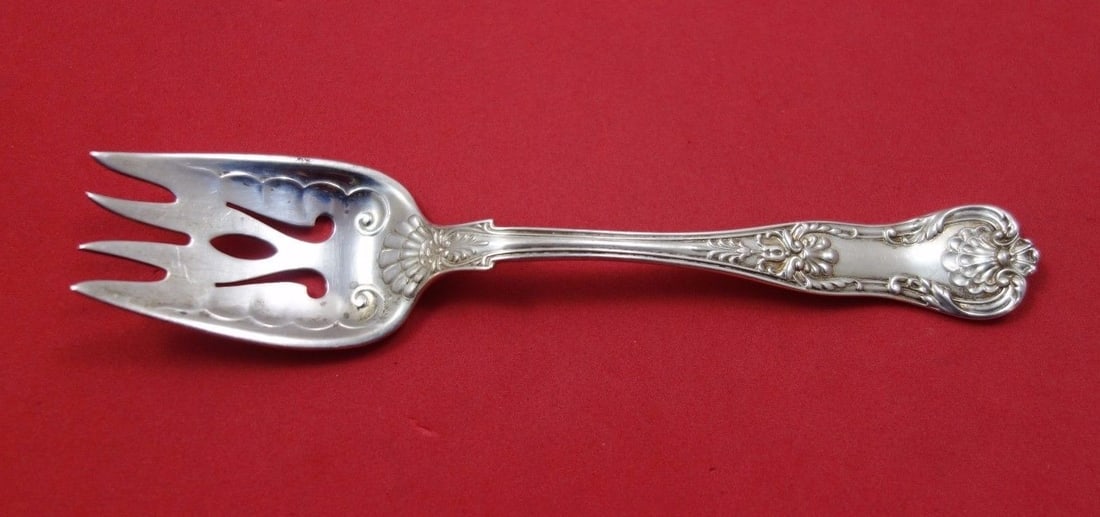 Gorham New Queens Sterling Silver Pastry Fork 4-Tine 5 3/4": Gorham New Queens Sterling Silver Pastry Fork 4-Tine 5 3/4" This exquisite pastry fork from the New Queens pattern by Gorham is crafted from high-quality sterling silver. Featuring a pierced design an