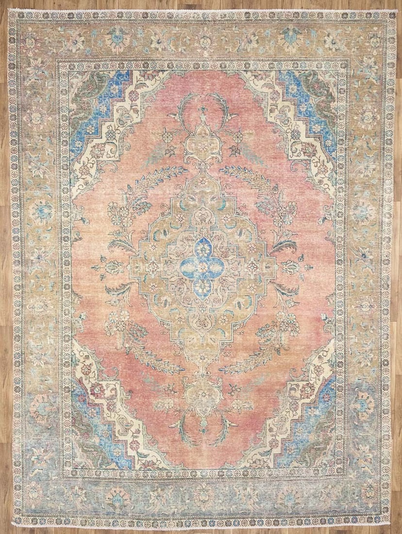 9'6x12'6 Ft Wool Oriental Area Rug Semi-Antique Floral Muted Tones: 9'6x12'6 Ft Wool Oriental Area Rug Semi-Antique Floral Muted Tones Semi-antique distressed floral oriental rug in a muted design, sized 9'6 x 12'6 ft. Listed as pre-owned and suitable for bedroom use.