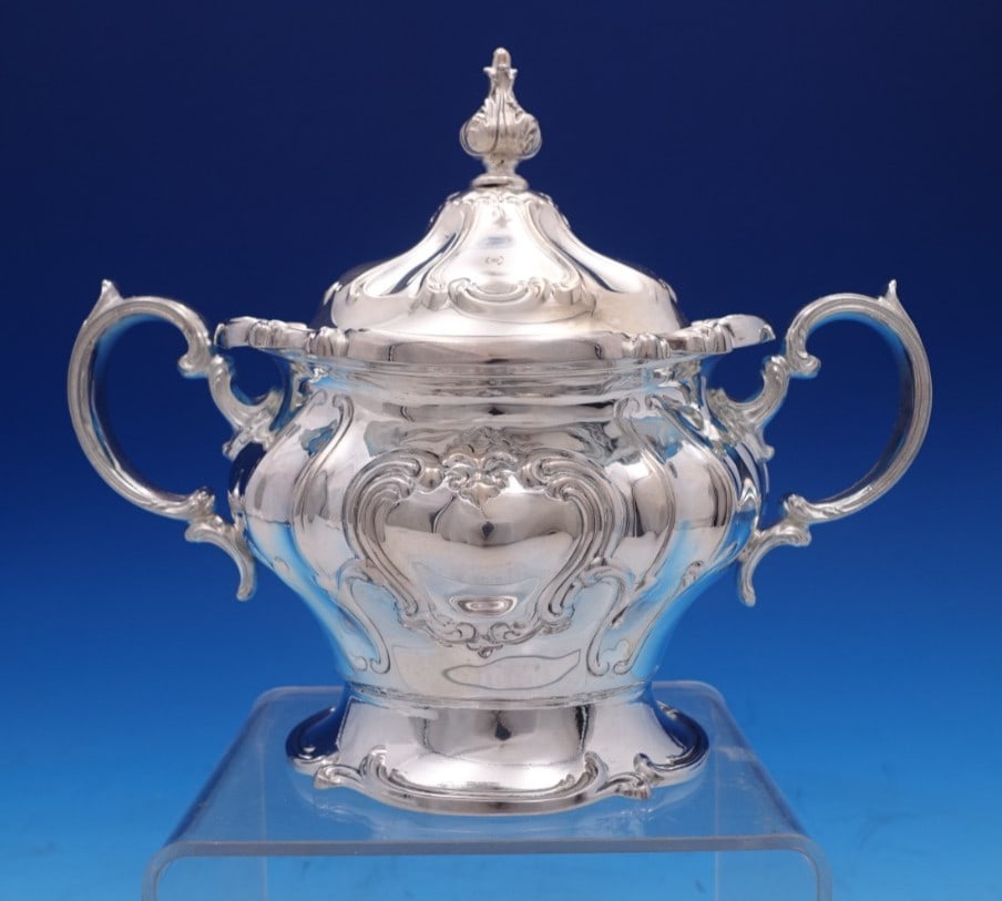 Gorham Chantilly Silverplate Sugar Bowl 7 x 5.5 Inches Vintage: Gorham Chantilly Silverplate Sugar Bowl 7 x 5.5 Inches Vintage Elevate your dining experience with the Chantilly Silverplate Sugar Bowl by Gorham. This exquisite sugar bowl, crafted in the elegant Cha