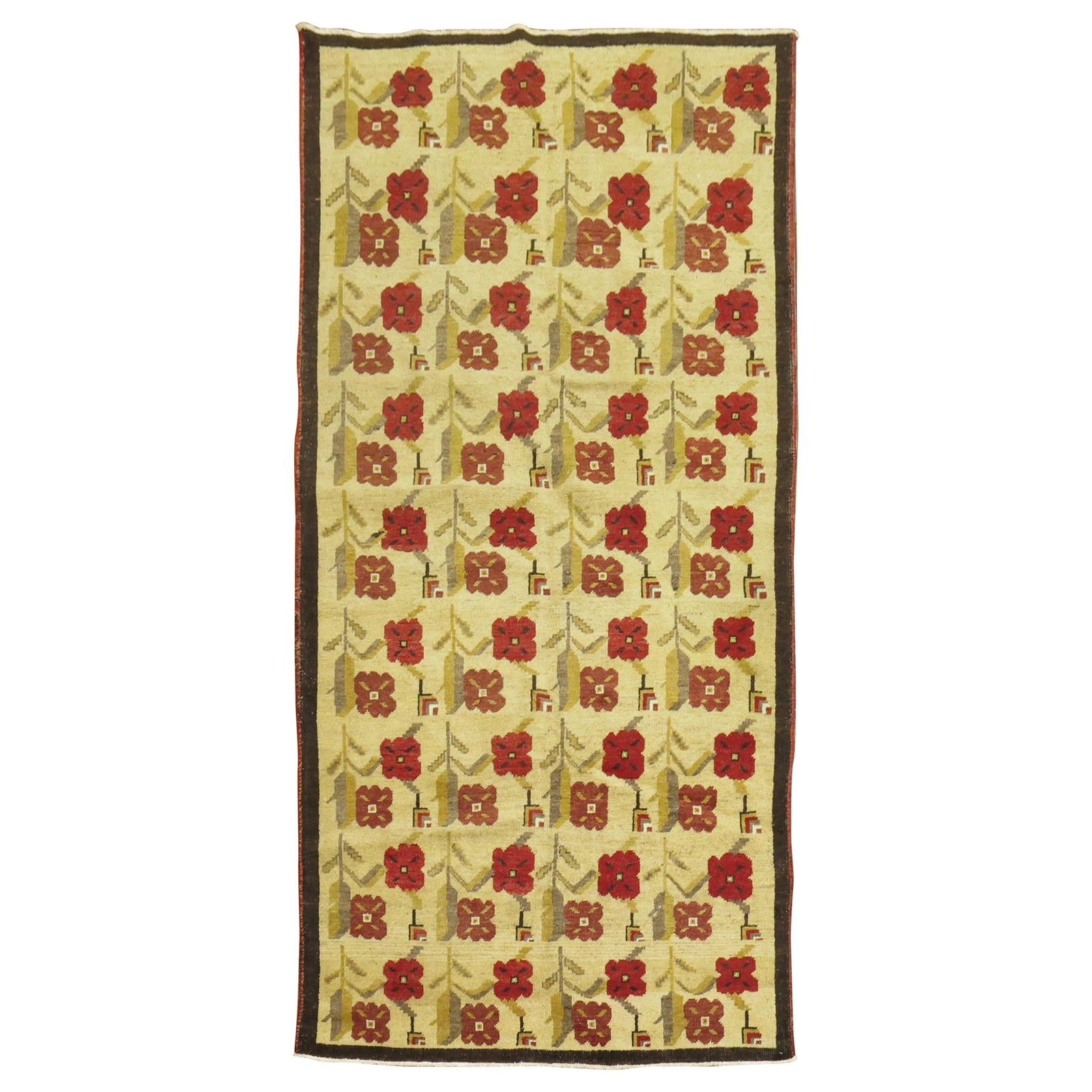 Vintage Turkish Floral Hand-Knotted Wool Rug 4'1" x 7'5": Vintage Turkish Floral Hand-Knotted Wool Rug 4'1" x 7'5" Discover this exquisite mid-20th century Turkish rug, featuring a beautiful floral design that embodies the Arts and Crafts style. Hand-knotted