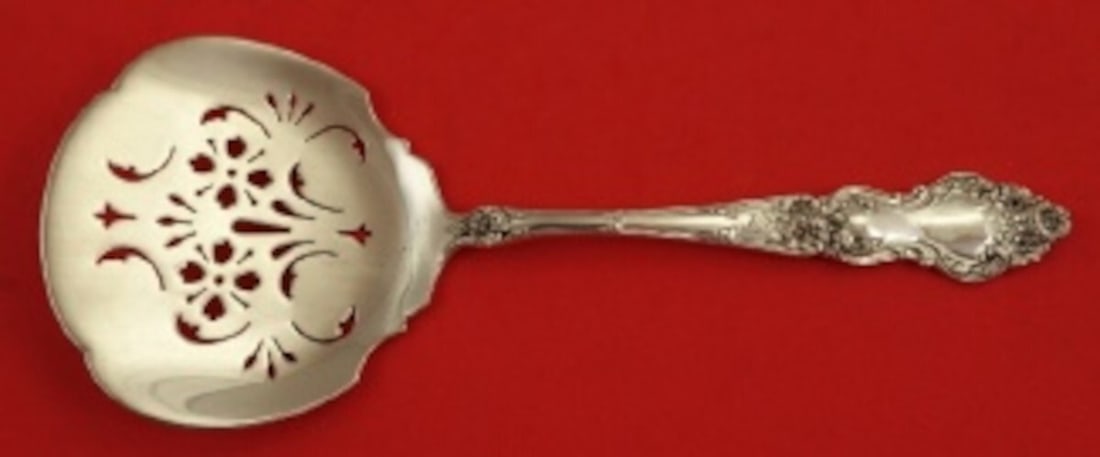 Wallace Meadow Rose Sterling Silver Tomato Server 7 3/8": Wallace Meadow Rose Sterling Silver Tomato Server 7 3/8" This exquisite tomato server from the Meadow Rose pattern by Wallace is crafted from high-quality sterling silver. Featuring a beautifully pier