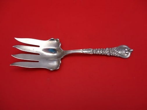 Tiffany & Co. Florentine Sterling Silver 4-Tine Fish Serving Fork 9": Tiffany & Co. Florentine Sterling Silver 4-Tine Fish Serving Fork 9" This exquisite fish serving fork from the Florentine pattern by Tiffany & Co. features a 4-tine design crafted from high-quality st