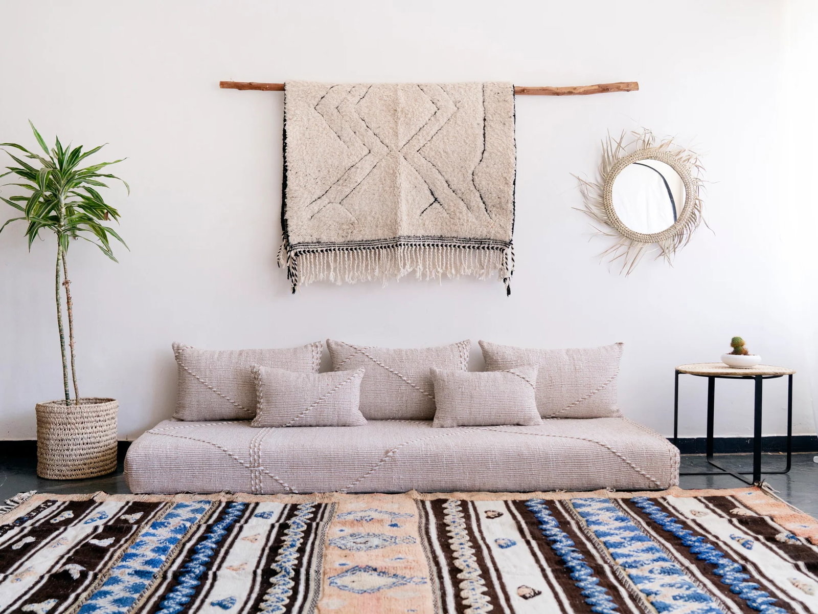 Handmade Moroccan Berber Loveseat Sofa Sand Beige Artisan Crafted: Handmade Moroccan Berber Loveseat Sofa Sand Beige Artisan Crafted Enhance your living space with the Handmade Moroccan Berber Loveseat Sofa - Sand Beige Edition. This exquisite piece is crafted from 1