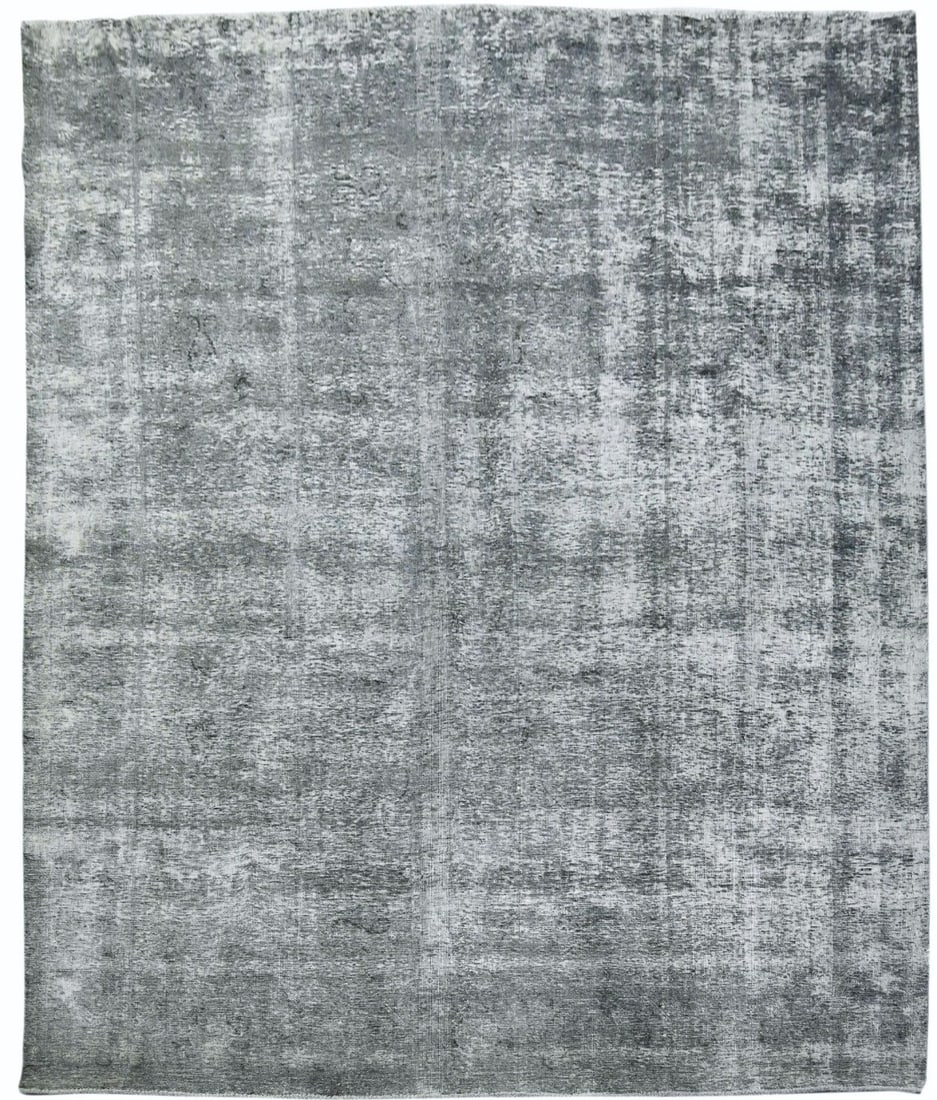 Vintage Hand-Knotted Oriental Rug 9'4 x 11'0 Floral Wool Carpet: Vintage Hand-Knotted Oriental Rug 9'4 x 11'0 Floral Wool Carpet Transform your living space with this stunning Antique Muted Oriental Rug, perfect for adding a vintage touch to your farmhouse decor. M
