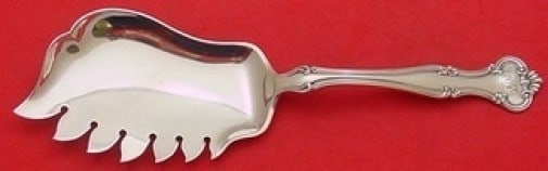 Gorham Cromwell Sterling Silver 10.25 Inch Macaroni Server Heirloom: Gorham Cromwell Sterling Silver 10.25 Inch Macaroni Server Heirloom This exquisite Cromwell macaroni server from Gorham is crafted from high-quality sterling silver and measures 10 1/4 inches in lengt