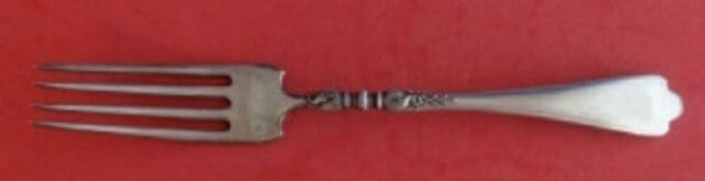 Lunt Nellie Custis Sterling Silver Dinner Fork 7 5/8" Flatware: Lunt Nellie Custis Sterling Silver Dinner Fork 7 5/8" Flatware This exquisite 7 5/8" dinner fork from the Nellie Custis pattern, crafted by Lunt, showcases the timeless elegance of sterling silver fla