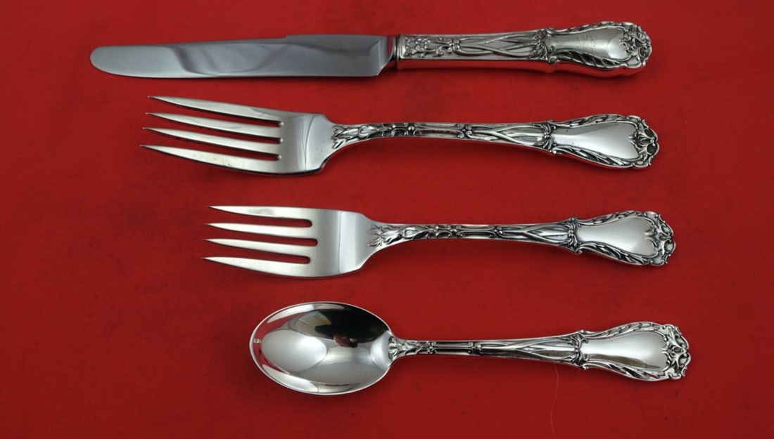 Kirk Quadrille Sterling Silver 4-Piece Dinner Setting: Kirk Quadrille Sterling Silver 4-Piece Dinner Setting Enhance your dining experience with this elegant 4-piece dinner place setting from the renowned Kirk collection, featuring the classic Quadrille p