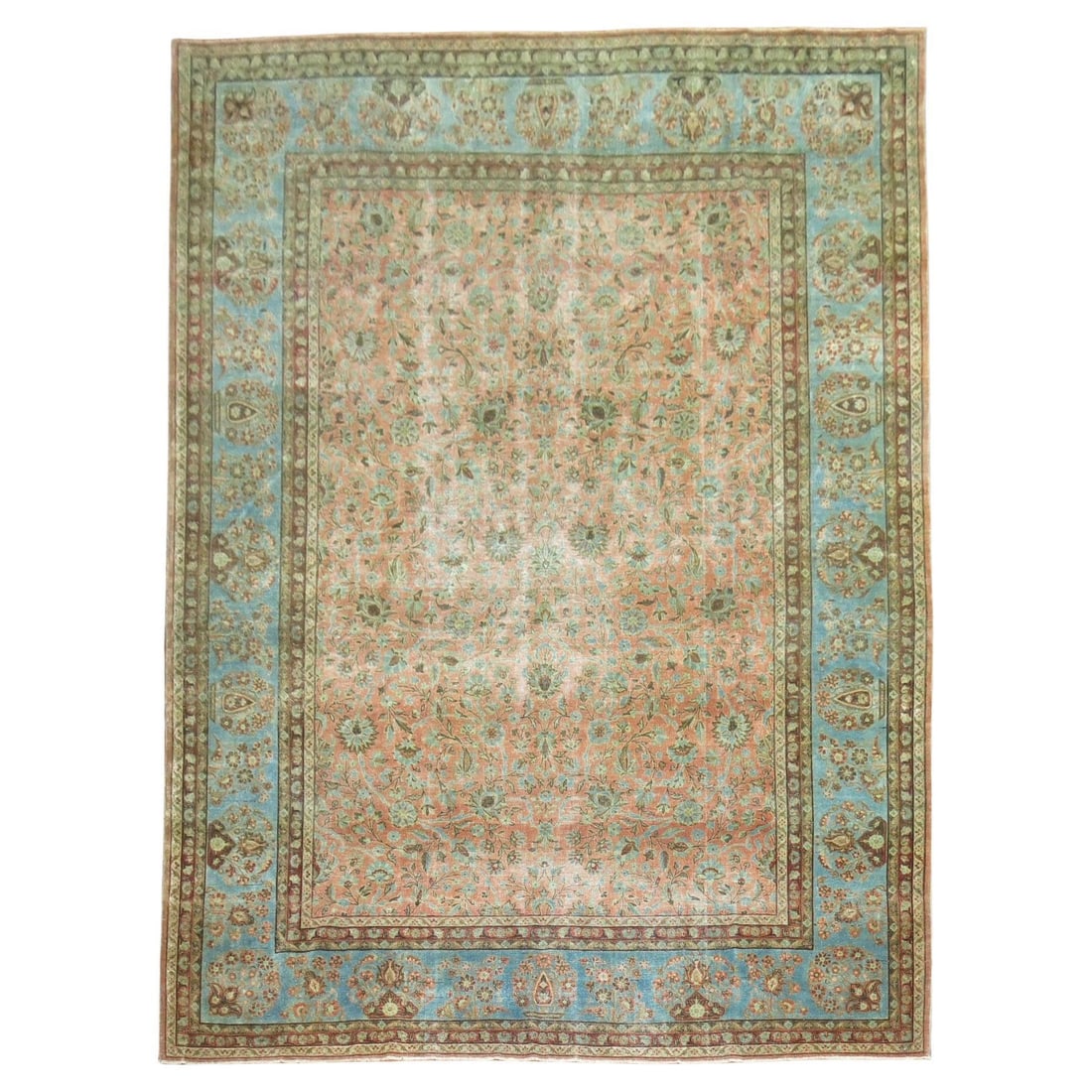 Salmon Persian Kashan Wool Hand Woven Room Size Rug: Salmon Persian Kashan Wool Hand Woven Room Size Rug This exquisite Antique Persian Kashan Carpet showcases the timeless elegance of American Classical design. Hand-woven from high-quality wool, this e