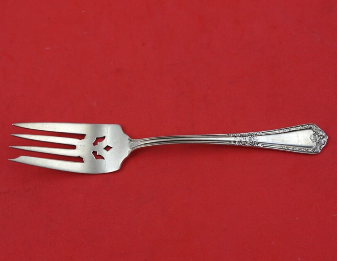 Reed & Barton Heritage Sterling Silver Salad Fork 6 1/4" Flatware: Reed & Barton Heritage Sterling Silver Salad Fork 6 1/4" Flatware This exquisite salad fork from the Heritage pattern by Reed and Barton showcases timeless elegance and craftsmanship. Crafted from ste