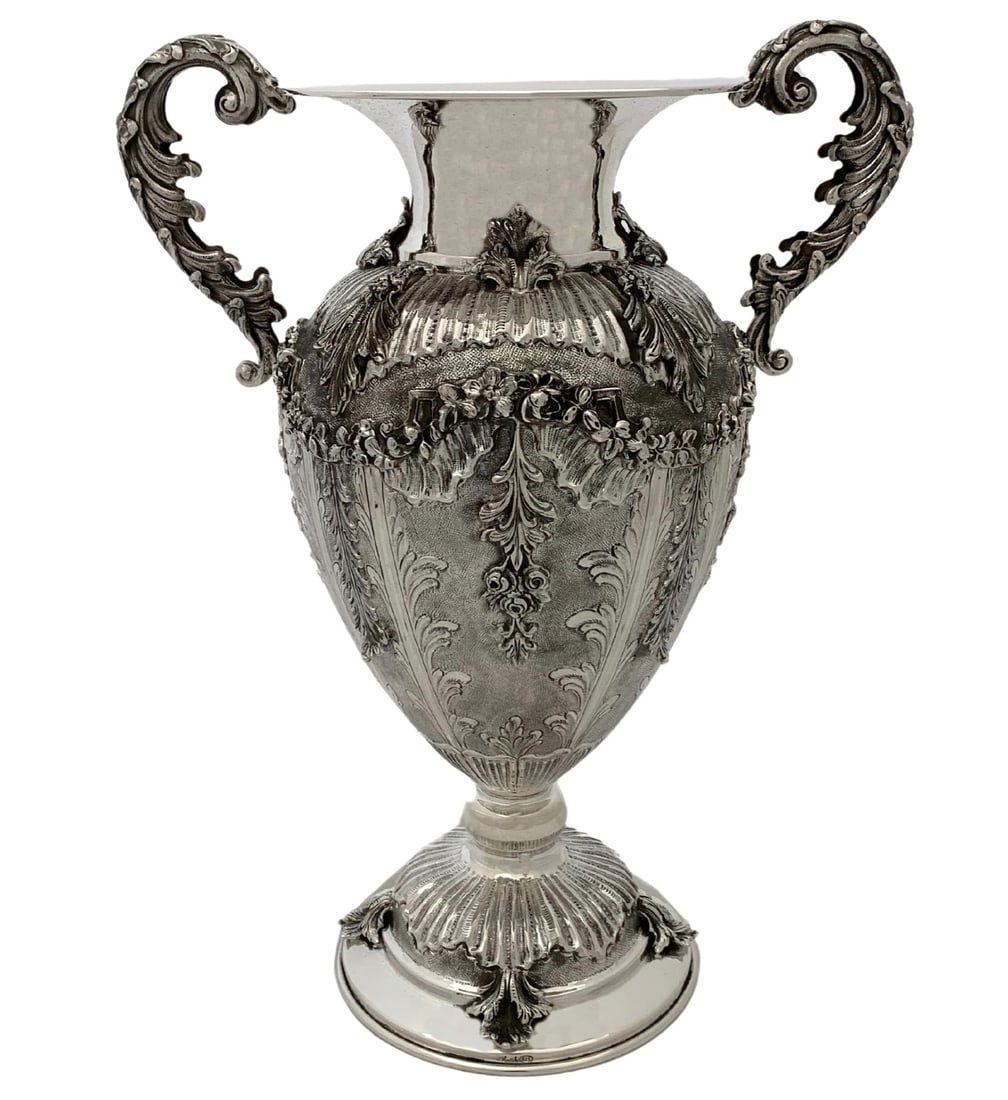 Large 925 Sterling Silver Handmade Floral Leaf Applique Flower Vase: Large 925 Sterling Silver Handmade Floral Leaf Applique Flower Vase This exquisite large flower vase is crafted from 925 sterling silver, showcasing a stunning combination of handmade floral and leaf 