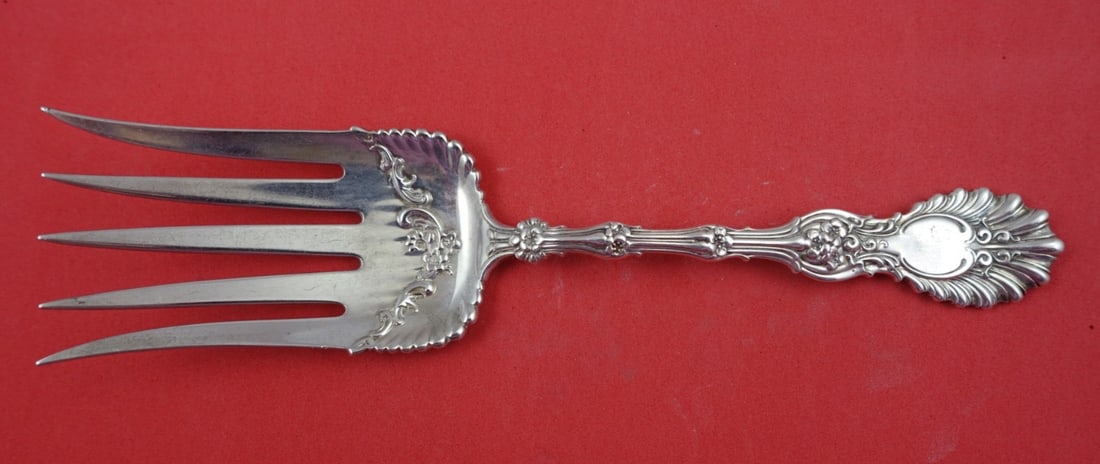 Whiting Radiant Sterling Silver 5-Tine Fish Serving Fork 8 Inch: Whiting Radiant Sterling Silver 5-Tine Fish Serving Fork 8 Inch This exquisite Radiant by Whiting fish serving fork features a classic 5-tine design and measures 8 inches in length. Crafted from high-